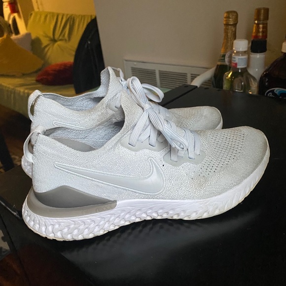nike running shoes - Picture 1 of 3